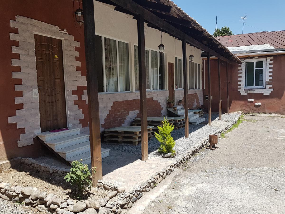 Tbilisi Yard Hostel Bagian luar foto